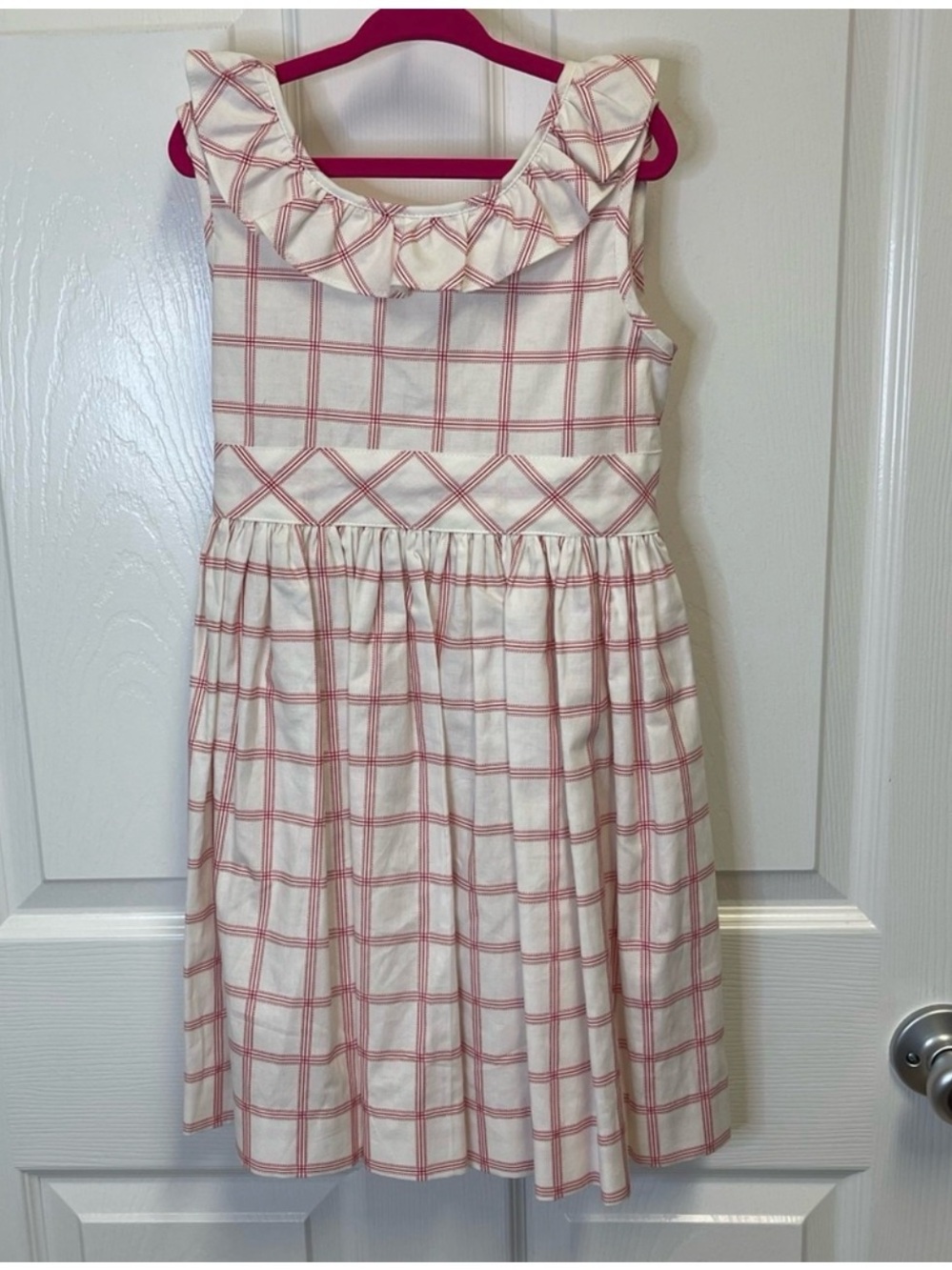 Cuties Girls White and Red Plaid pattern Dress. Girls Sz 6
